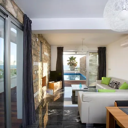 Paradise Cove Luxurious Beach Villas Paphos Room photo