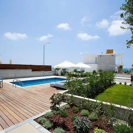 Paradise Cove Luxurious Beach Villas Paphos Room photo
