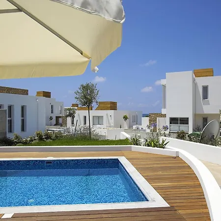 Paradise Cove Luxurious Beach Villas Paphos Exterior photo