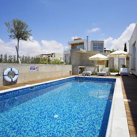 Paradise Cove Luxurious Beach Villas Paphos Exterior photo