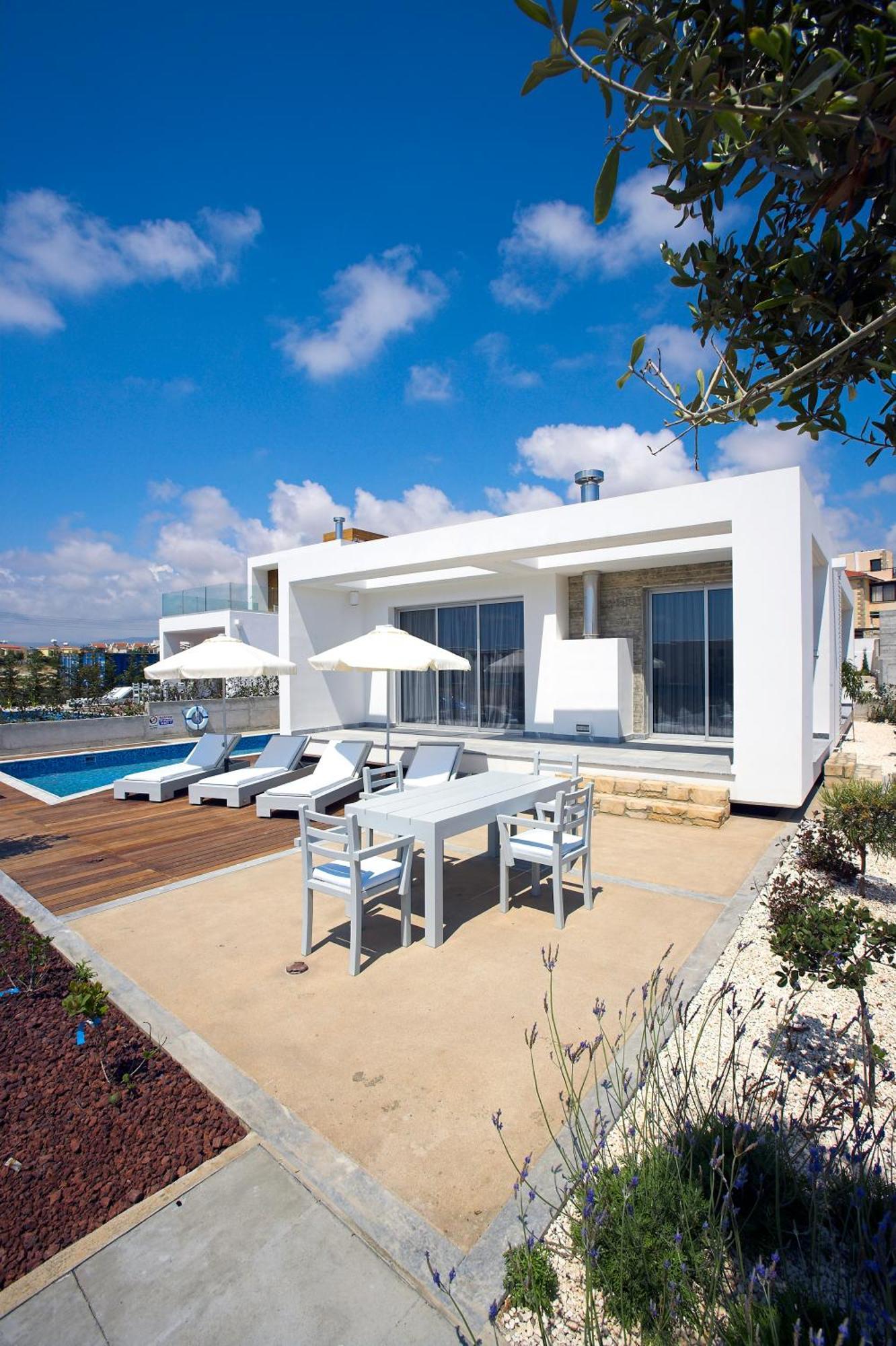 Paradise Cove Luxury